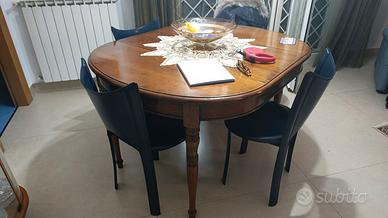 Tavolo soggiorno allungabile con 4 sedie in pelle