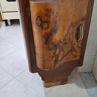comodino antico con marmo 