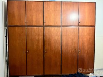 armadio in legno a 6 ante