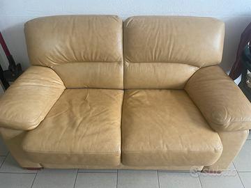 Divano in pelle color senape- Made in Italy