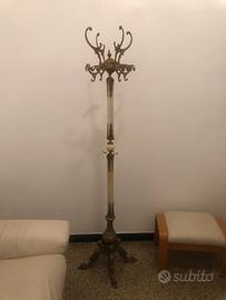 Appendiabiti antico in marmo onice e bronzo