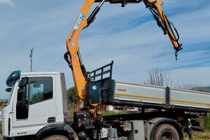 camion iveco eurocargo 150 