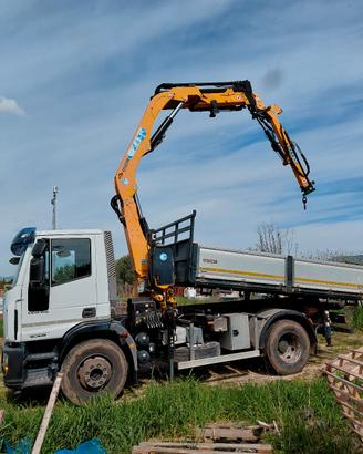camion iveco eurocargo 150 