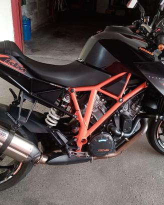 KTM SUPERDUKE 1290R