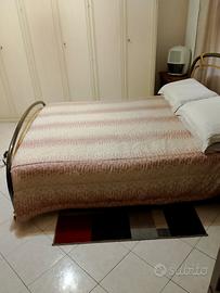Letto matrimoniale in Ottone