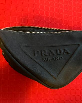 Prada bustina triangolare in canvas