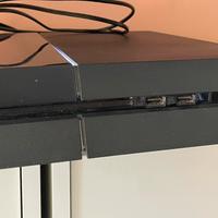 PS4 + 20 Giochi + 2 Controller + ps camera