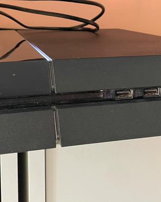 PS4 + 20 Giochi + 2 Controller + ps camera