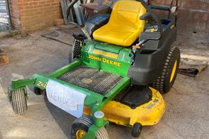 Trattorino taglia erba John Deere Z425