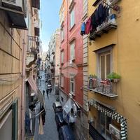 2 LOCALI A NAPOLI
