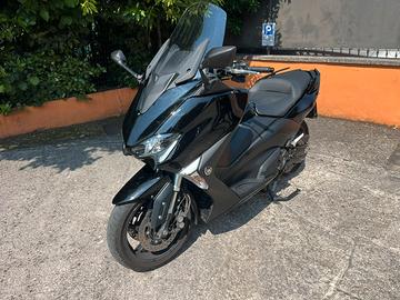 Yamaha Tmax 530