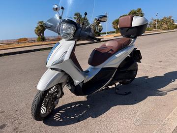 Beverly 300 anno 2019 in perfette condizioni