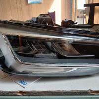 farò anteriore dx audi Q2