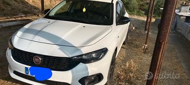 Auto fiat tipo