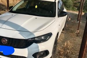 Auto fiat tipo