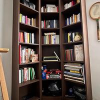 Libreria angolare ikea marrone