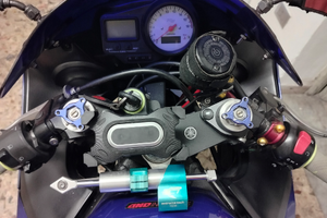 Yamaha r6 del 2000