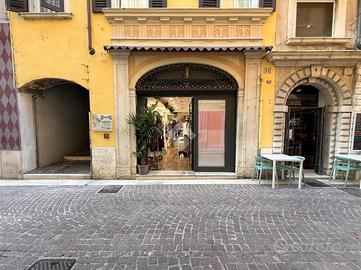 NEGOZIO A SALÒ