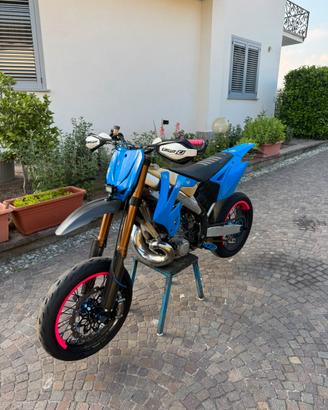 Tm en 250