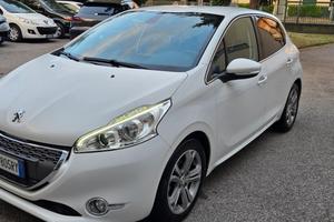 Peugeot 208 1.4 HDi 68 CV 5 porte Allure
