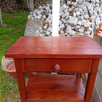 Coppia comodini rustici in legno € 70