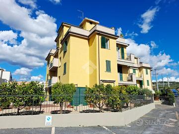 2 LOCALI A DIANO MARINA