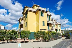 2 LOCALI A DIANO MARINA