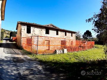 Rustico comune di Lucca loc. Cappella