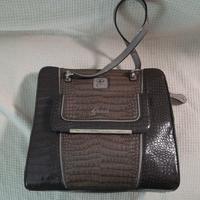 Borsa Guess colore tortora chiaro e scuro
