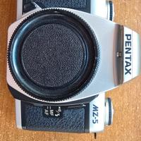 corpo macchina fotografica analogica