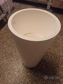 Vaso di plastica bianca