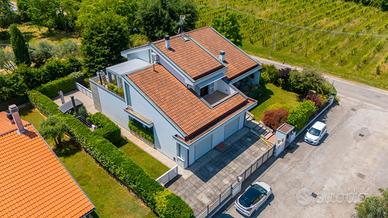 Forli' - vecchiazzano - villa con giardino unifami