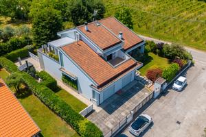 Forli' - vecchiazzano - villa con giardino unifami