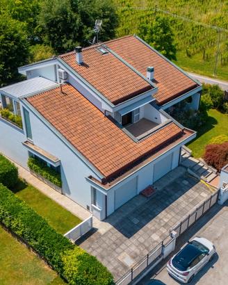 Forli' - vecchiazzano - villa con giardino unifami