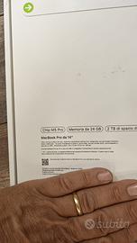 Macbook pro 14 m5 pro 24/2tb sigillato