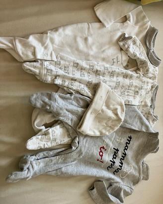 Tutine unisex con una cuffietta 0-1 mese