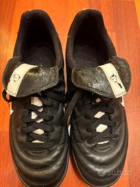 Scarpe da calcetto originali firmate Nike