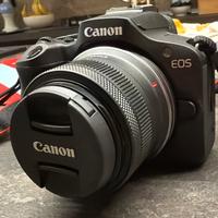 Reflex Canon EOS R100