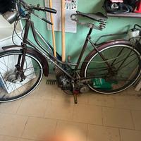Bici d’epoca con motore