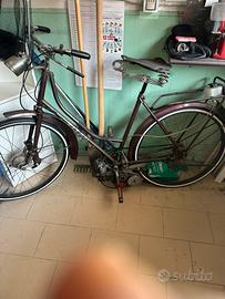 Bici d’epoca con motore