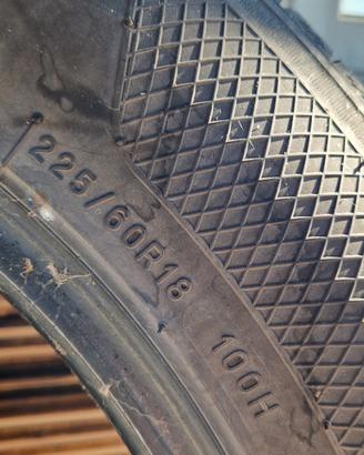kleber 225/60 R18 gomme estive usate