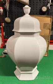 Potis in porcellana bianca