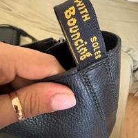 DR MARTENS