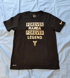 T-shirt basket di vario genere