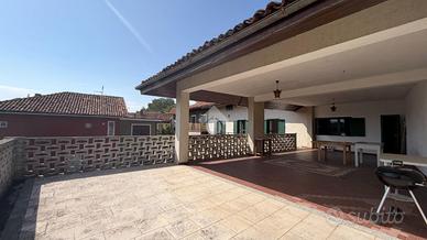 CASA SEMINDIPENDENTE A CASTAGNETO PO