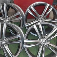 Wolkswagen golf R- LINE