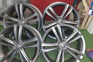 Wolkswagen golf R- LINE