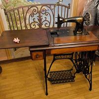 Macchina da cucire Antiquariato SINGER