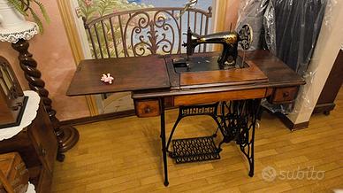 Macchina da cucire Antiquariato SINGER