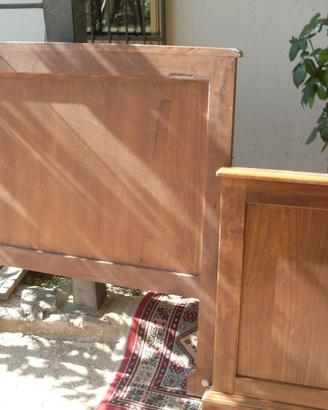 lETTO IN LEGNO MASSELLO NOCE BUONO STATO